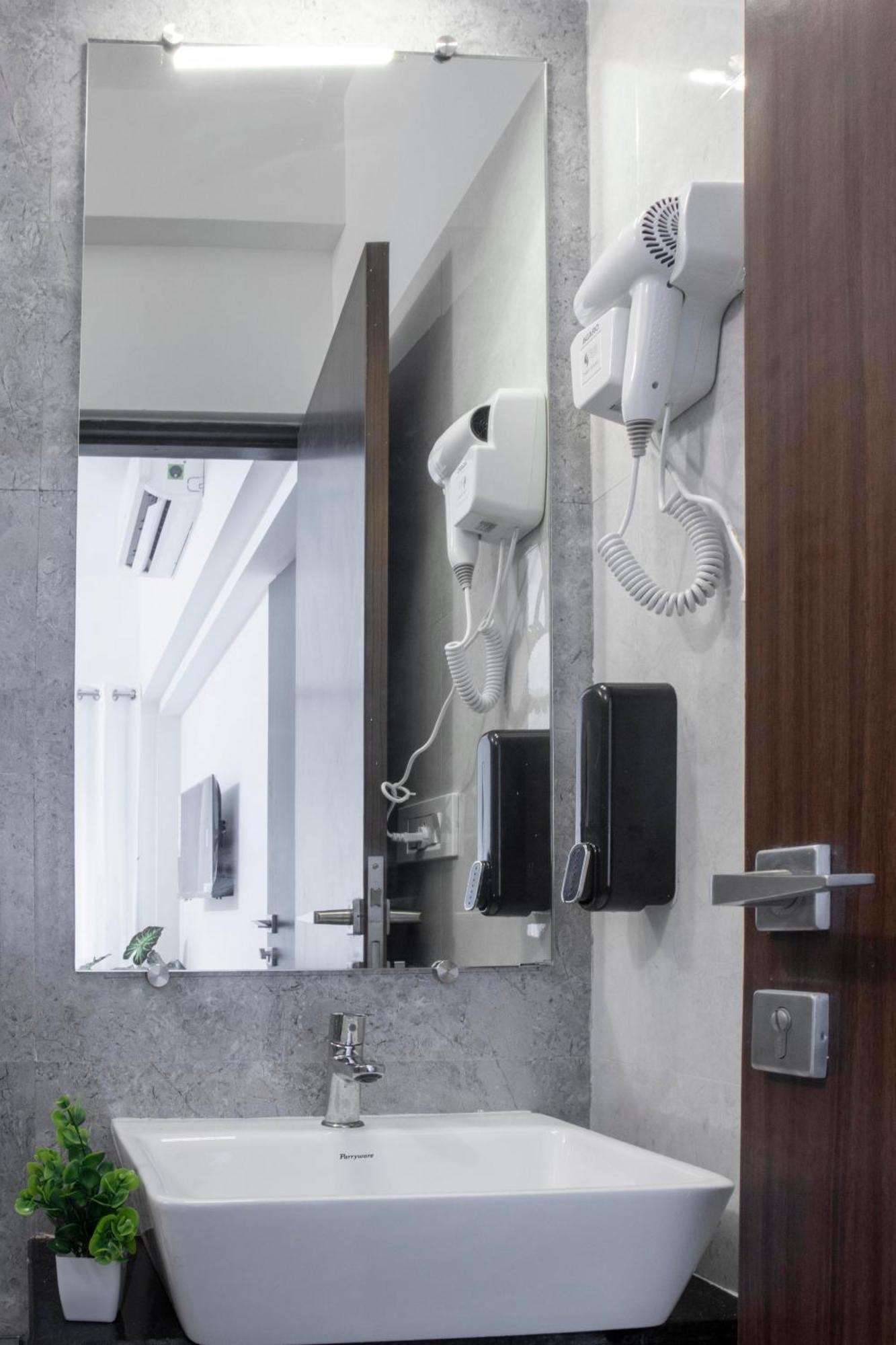 Gagal - Malad Apartment